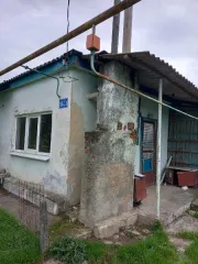 1/4 доля земельного участка 1818 кв.м. и жилого здания 188,4 кв.м., Краснодарский край. 1/4 доля в праве общей долевой собственности на земельный участок (для ИЖС), площадь 1818 кв.м., кадастровый номер 23:13:0201030:4. 1/4 доля в праве общей долевой собственности на жилое здание, площадь 188,4…