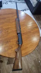 Охотничье ружье Fabarm STL. Марка, модель: Fabarm STL. Серийный номер: 1029731/869759. Калибр: 12/76. Тип оружия: Гладкоствольное охотничье ружье. Вид стволов: Вертикальная пара. Материал приклада и цевья: Дерево. Состояние: Исправное, с характерными следами эксплуатации. Комплектность: Полная…