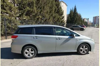 Toyota Wish 2010 года выпуска, номер кузова ZGE200077648. Автомобиль находится в залоге.