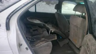 Nissan Rnessa 1997 года, белый цвет. ПТС 19ОК 676670, госномер С719КС19. Двигатель модель 060055B, номер 060055B, мощность 140 л.с. Кузов номер N30-101046. Разрешенная максимальная масса 1735 кг, масса без нагрузки 1460 кг.