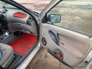 Легковой автомобиль LADA Kalina 2009 года, серебристый цвет. VIN: XTA111730A0047807, ПТС: 63МХ768384, госномер: К229СР71. Бензиновый двигатель 1.6 л (1596 см³) мощностью 80.9 л.с. (59.5 кВт). Максимальная масса 1585 кг, масса без нагрузки 1110 кг. Автомобиль не на ходу, требуется замена двигателя.