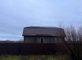 Жилой дом (ИЖС), кадастровый номер: 53:11:1200702:665, адрес: Российская Федерация, Новгородская область, муниципальный район Новгородский, сельское поселение Савинское, деревня Плашкино, улица Центральная, дом 67, расположенный на земельном участке, кадастровый номер: 53:11:1200702:63…