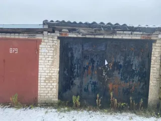 Лот № 7. Нежилое здание (гараж) площадью 18,8 кв.м, кадастровый номер 60:27:0090210:415. Местоположение: Псковская обл., г. Псков, КИГ № 21, гараж № 878. Основание для реализации на торгах - постановление судебного пристава-исполнителя о передаче на реализацию на торгах. Должник (собственник) –…