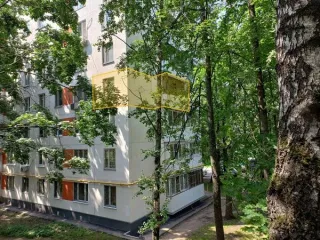 Жилое помещение по адресу: г. Москва, ул. Генерала Тюленева, д. 35, кв. 18, ком. 1, 2 жилой площадью 19,6 кв. м. (Этаж № 5), кадастровый номер: 77:06:0007005:14992 Вид жилого помещения: Жилое Общая площадь: 19.6