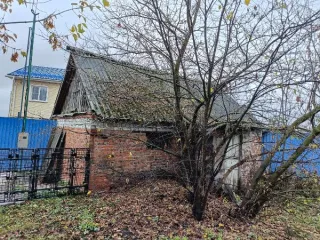 Нежилое здание 38 кв.м и земельный участок 162 кв.м, Курская область земельный участок с расположенным на нем здание нежилое здание, площадью 38,0 кв.м, кадастровый номер 46:11:080201:1266, земельный участок, площадью 162 кв.м, кадастровый номер 46:11:080201:1263, расположенные по адресу: Курская…