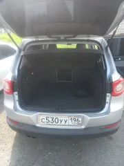 Volkswagen Tiguan 2010, автомобиль марки VOLKSWAGEN, модель Tiguan, 2010 года выпуска, VIN:XW8ZZZ5NZAG102105. Организатор торгов без совместного присутствия обеспечивает возможность ознакомления с подлежащим продаже на торгах имуществом должника и имеющимися в отношении этого имущества…
