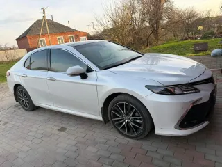 Toyota Camry 2022 года выпуска, VIN: LVGBC74K1NG615995