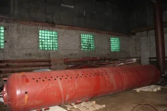 Котел ДКВр-6,5-13ГМ с горелками и экономайзером. Котел ДКВр-6,5-13ГМ, заводской № 68081. Горелки газомазутные ГМГ-4m (левая и правая) в количестве 2 шт. Экономайзер чугунный ЭБ-2-236И в количестве 1 шт. Состояние новое, в эксплуатации не было.