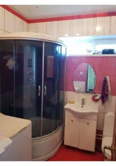 Дом 85,2 м² и участок 1188 м², Оренбургская обл. Кадастровый номер дома: 56:28:1304017:332. Земельный участок площадью 1188 м², кадастровый номер: 56:28:1304017:363, категория/ВРИ – ЗНП/ИЖС по адресу: Оренбургская обл., Северный р-н, с. Северное, ул. 40 лет Октября, д. 13А.