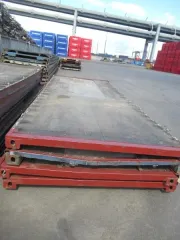 Металлические пластины для размещения контейнеров и других генеральных грузов — 2450 мм х 6600 мм, 10 штук. Металлические пластины для разделения контейнеров и других генеральных грузов — 2430 мм х 12190 мм, 21 штука, №ф-12/24/26 и -78 (78-009412-1). Имущество продается в том виде, в каком оно…