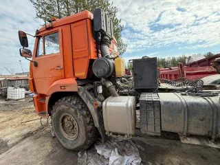 КАМАЗ 53504-50, 2021 года выпуска, грузовой; VIN: XTC535045M1451820; гос.рег.знак: Е396МО186; пробег: 110136 км; рабочий объём двигателя: 11762 куб. см.; мощность: 300 л.с. Имеет видимые повреждения, коррозия кузова, не полный комплект документов, возможны скрытые повреждения. Имущество продается в…
