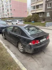 Седан Honda Civic 2007 года, черный цвет. VIN: JHMFD16207S211371, ПТС: 47 ТР 447388, госномер: Н852СВ73. Двигатель: бензиновый R18A1, номер: 2025691, мощность 140 л.с. (103 кВт), объем 1799 куб.см. Кузов №: JHMFD16207S211371, экологический класс 4. Максимальная масса 1700 кг, масса без нагрузки…