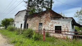 Нежилое здание котельной №2, 286,9 кв.м, с участком 335 кв.м, Шимановск. Нежилое здание (здание котельной № 2), расположенное по адресу: г. Шимановск, ул. Некрасова, д. 29А, площадью 286,9 кв.м., кадастровый номер 28:07:040051:317; продажа объекта осуществляется одновременно с отчуждением…