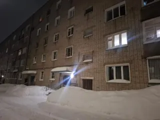 Квартира 31.6 кв.м, Кировская область, г. Киров, ул. Сурикова, д. 22В, кв. 77. Этаж 1, кадастровый номер 43:40:000423:2520. Находится в залоге у ПАО «Совкомбанк». Вид права – собственность. Обременение – аресты, ипотека (уведомление № 626 от 04.03.2026). Организатор торгов не располагает сведениями…