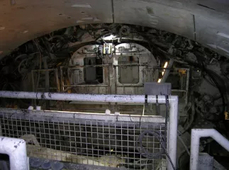 Клеть шахтная М81НВ2, 8Б, заводской номер: 35, адрес: Санкт-Петербург, ул. Маршала Говорова, д. 39. Обременение: аренда в пользу АО «Метрострой Северной Столицы» на основании договора аренды движимого имущества №09 от 29.11.2021 на срок по 18.08.2025 (автопролонгация до окончания конкурсного…