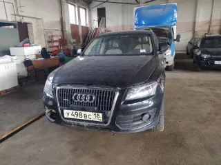 Ауди Q5 Quattro 2.0, год выпуска 2010, госномер У498ВС18, VIN WAUCFC8R9BA032827, цвет черный, объем 1984 см³, мощность 211 л.с., тип легковой универсал. Ключи в наличии, документов нет. ВАЗ 21053, год выпуска 2007, госномер С608ОТ18, VIN XTA21053082125113, цвет синий, объем 1451 см³, мощность 71.4…