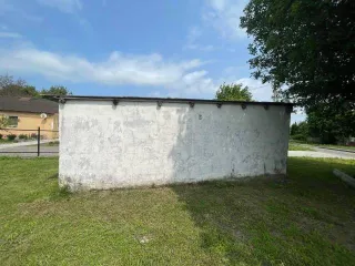 Гараж 28 кв.м и земельный участок 35 +/- 2 кв.м в Калининградской области, г. Мамоново, ул. Жабинского, дом 23. Здание: нежилое, кадастровый номер 39:21:010217:357, 1 этаж, 2000 год постройки. Участок: кадастровый номер 39:21:010217:3, разрешенное использование под существующий гараж, категория…