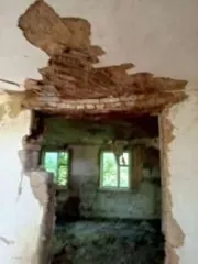Нежилое здание - новосельский медицинский пункт, общая площадь 81,7 кв.м, этажность: 1, год постройки - 1972, кадастровый номер 46:25:220401:156, расположенное по адресу: Курская область, Фатежский р-он, Верхнелюбажский с/с, д. Новоселки; Земельный участок из категории земель - земли населенных…