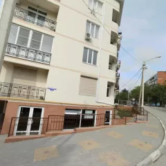 1/2 доли на: Помещение, Нежилое, Площадь 39,1 кв.м Долевая, Кадастровый (условный) номер: 23:40:0403045:211
Российская Федерация, Краснодарский кр., г. Геленджик, ул. Свердлова, дом № 5