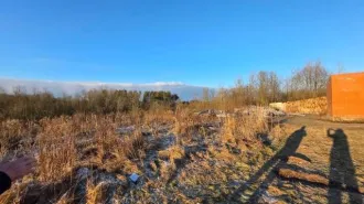 Жилой дом 321.8 кв.м, участок 506 кв.м, Ленинградская область, Кингисеппский район, Большелуцкое сельское поселение, деревня Новопятницкое. Земельный участок площадью 506 кв.м, категория земель - земли населенных пунктов, разрешенное использование - индивидуальное жилищное строительство. На участке…