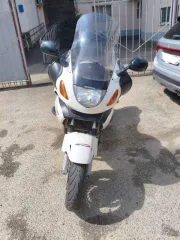 Honda NT650V, 2000. Мотоцикл HONDA NT650V, 2000 года, марка: HONDA NT650V, год изготовления: 2000, VIN: VTMRC47A0YE323117, мощность двигателя, л. с. (кВт): 27 (18.85). Пробег уточнять при осмотре.