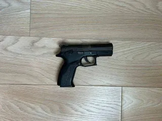 Пистолет Grand Power T-12 калибра 10x28, серийный номер 21849.