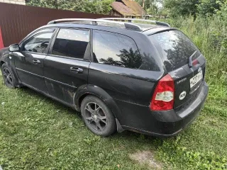 Chevrolet Lacetti, 2009 года, 109 лс, 216684 км Легковой автомобиль, марка CHEVROLET KLAN, VIN XUUNF356J90022118, 2009 г.в. ВНИМАНИЕ!!! Автомобиль на ходу. Есть некоторые проблемы, из которых известны: - нужна замена радиатора (протекает антифриз), - иногда бывают плавающие обороты на холостом…