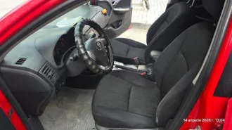 Toyota Corolla, 2007 года, 124 лс, 268074 км, АКПП, автомобиль на ходу, общее состояние удовлетворительное, салон тканевый со следами использования, осветительные приборы как внутри так снаружи в рабочем состоянии, имеются вмятины по кузову, автомобиль на литых дисках, пробег равен 268074 км…