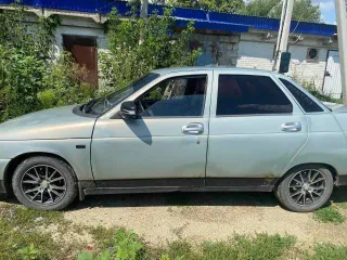 ВАЗ 2110 1977 года, VIN XTA21100010268233, цвет серебристо-желто-зеленый, мощность двигателя 72 л.с.