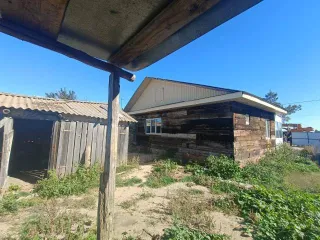 Дома 113,4 м² и участок 885 м², Саратовская область. Жилой дом, площадью: 113,4 кв.м., с кадастровым номером: 64:22:141516:28, расположенный на земельном участке, площадью: 885 кв.м., с кадастровым номером: 64:22:141516:6. Адрес: Российская Федерация, Саратовская область, Новоузенский, г…