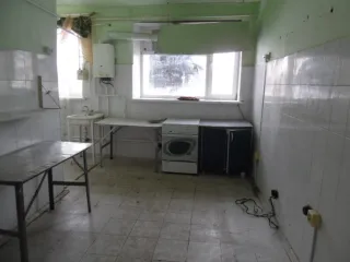Нежилое здание - молочный павильон, площадью 372,3 кв. м., кадастровый номер: 74:08:4702024:464, адрес: Челябинская область, г. Карталы, пер. Дзержинского, д. 9г. Ознакомление с имуществом осуществляется по заявке по тел. 89048159915 или эл. адресу: chesaserg@@mail.ru.
