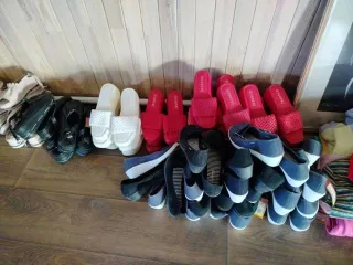 Женская обувь, в количестве 104 пары.