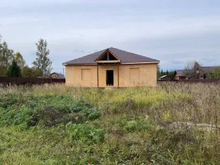 Земельный участок 1000 кв.м и дом 137.5 кв.м Московская область - Земельный участок площадью 1000 +/- 22 кв.м категория земель: Земли сельскохозяйственного назначения разрешенное использование: Для садоводства с кадастровым номером: 50:26:0070601:699 - Жилой дом назначение: жилой дом площадь 137,5…