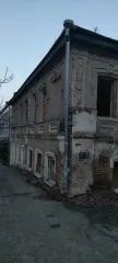 Нежилое здание 213,1 кв.м, г. Старый Оскол (Белгородская обл.) Объект культурного наследия общей площадью 213,1 кв.м, кадастровый номер 31:06:0139001:81, расположенное по адресу: г. Старый Оскол, ул. Революционная, д. 31. Количество подземных этажей: 1. Вид ограничений и обременений: охранные…