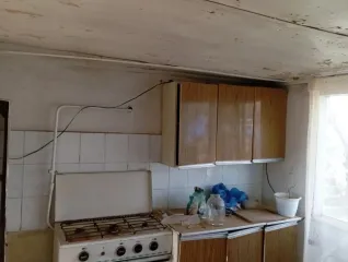Земельный участок 879 кв.м и жилой дом 43.9 кв.м, Волгоградская обл., г. Ленинск. Земельный участок кадастровый номер: 34:15:080301:617, площадь 879 кв.м. и жилой дом кадастровый номер: 34:15:080301:969, площадь 43.9 кв.м., по адресу: обл. Волгоградская, г. Ленинск, пер. Гастелло, дом 6. Общая…