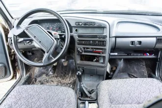 ВАЗ 21140 LADA SAMARA 2005 года выпуска, цвет кузова светло-серебристый металлик. Пробег 100000 км. VIN: XTA21140064116980. Государственный регистрационный знак С 051 ХН 48.