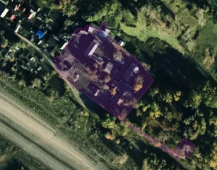 Имущественный комплекс 11730 кв.м, Тульская обл. Имущественный комплекс, состоящий из четырнадцати нежилых зданий, двух сооружений, тридцати трех объектов движимого имущества и земельного участка с кадастровым номером 71:04:040902:242, Тульская обл., Богородицкий р-н, п. Товарковский, ул…
