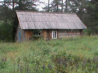имущественный комплекс: нежилое здание (пчеловодческий комплекс), кадастровый номер 35:08:0203005:11, площадь 74,4 кв.м., рубленное , 2002 года постройки, инвентарный номер 1217 ; нежилое здание  (овощехранилище), кадастровый номер  35:08:0203005:9, площадь 108,2 кв.м, кирпичное, 1998 года…