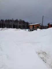 Производственный комплекс, включая недвижимое и движимое имущество: линия сортировки бревен на 7 карманов 2000 года выпуска; окорочный станок с подающим транспортером Cambio 66 1994 года выпуска. Рельсы одиночного пути протяженностью 335 м, кадастровый номер 11:09:0401001:258. Заточный станок для…
