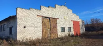 Здание автогаража здание автогаража площадью 926,2 кв.м, кадастровый номер 73:07:070804:666, расположенное по адресу: Ульяновская область, Майнский район, с.Загоскино, ул.Колхозная, расположенное на земельном участке с кадастровым номером 73:07:070804:708, площадью 1115 кв.м, категория земель…