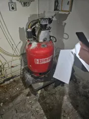 Оборудование для пивоварения и общепита: баллон CO2 9 штук, баллон CO2 10 литров 5 штук, весы MIDL P 150 1 штука, колонка Cobra Bashnya Ulyanovsk на 2 пр. 3 штуки, компрессор SK 175 1 штука, электропарогенераторная установка Geyzer OS 1 штука, холодильная камера KKh 4U 1 штука, танк пивной 17 штук…