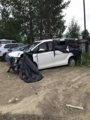 Toyota Voxy 2015 Toyota Voxy, 2015 года, 99 лс, 137343 км, АКПП, автотранспортное средство со следующими характеристиками: модель автомобиля: Toyota Voxy Hybrid, год выпуска: 2015, VIN: ZWRB0-0144128, № кузова: ZWRB0-0144128, модель и № двигателя: 2ZR6541502, (техническое состояние: после ДТП от…