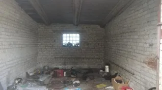 Земельный участок площадью 794 кв.м с кадастровым номером 32:11:0270615:4, расположенный по адресу: Брянская область, р-н Клетнянский, п. Клетня, ул. Профинтерна, д. 14А. На участке расположены объекты: гараж площадью 78,9 кв.м с кадастровым номером 32:11:0270220:39, административное здание…