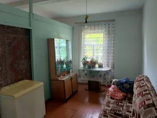 Доля здания 76.8 кв.м и участка 3703 кв.м Амурская область 1/5 доля здания, площадь 76.8 кв.м., назначение: жилое, количество этажей: 1, адрес (местонахождение): Россия, Амурская область, р-н Магдагачинский, с Черняево, ул Подгорная, д 20, кадастровый (условный) номер: 28:16:013901:1259. 1/5 доля…