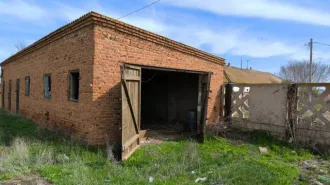 База (гаражи, склад, бытовое помещение, земельный участок) 13374,9 м², Астраханская область. База, расположенная по адресу: Астраханская область, с. Енотаевка, ул. Мусаева, 6, в составе: Гараж пятиместный. Площадь: 151,8м2. Кадастровый номер: 30:03:050103:1273; Гараж кирпичный. Площадь: 390,5м2…