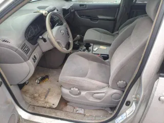 Toyota Sienna 2004 года, 218 л.с., пробег 100000 км, АКПП. Легковой автомобиль Toyota Sienna LE, 2004 г.в., VIN 5TDZA23C74S113839.