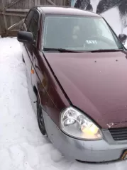 LADA Priora (217030) 2008 года выпуска, VIN: XTA21703080130702. Цвет кузова: Темно-Вишневый. Объем двигателя: 4596 см³, тип: легковой. Пробег: 390817 км. Находится в залоге у ПАО «Совкомбанк».