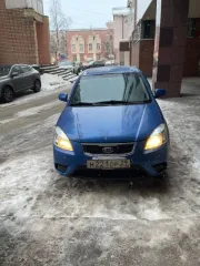 Kia Rio 2010 года, 95 л.с., пробег 218582 км. VIN XWEDH511AA0002458, цвет синий. Номер двигателя G4EE AH330837, тип двигателя бензиновый, мощность 69.9 кВт (95 л.с.), номер кузова XWEDH511AA0002458, снаряженная масса 1580 кг (1244 кг без нагрузки).