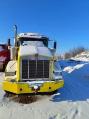 Кенворт Т800 2008 года выпуска, седельный тягач, государственный регистрационный знак О779МЕ178. Находится в Вологодской области, примерно в 35 км от города Вытегра, на стоянке. В данный момент машина не на ходу. Автомобиль старый американский, со слов должника регулярно ломается, а запчасти…