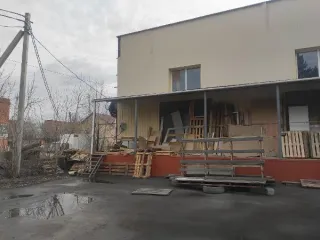 Объект незавершенного строительства по адресу: Омская область, г. Омск, ул. Универсальная, д. 19. Степень готовности объекта – 90%. Площадь объекта: 414 кв.м. Площадь земельного участка: 415 кв.м. Кадастровый номер объекта: 55:36:120102:4500. Кадастровый номер земельного участка: 55:36:120102:2146…